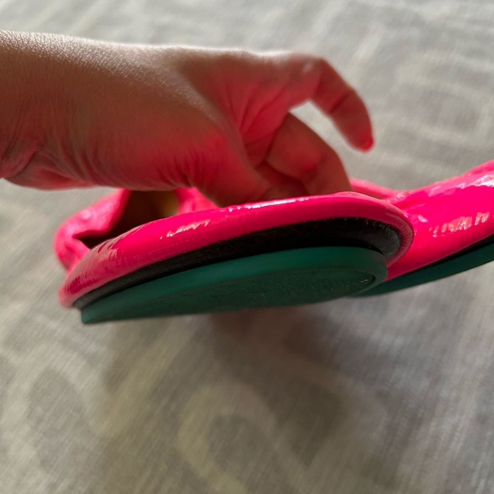 Women's Pop Pink Tieks - Size 9 🎉FINAL LOW🎉 - Picture 8 of 9